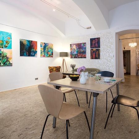 Apartment Laer Hundertwasserhaus Wina Bagian luar foto