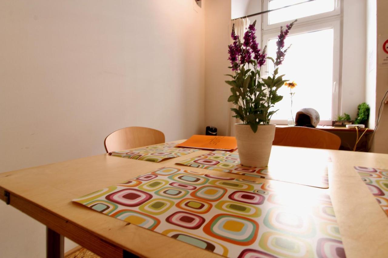 Apartment Laer Hundertwasserhaus Wina Bagian luar foto