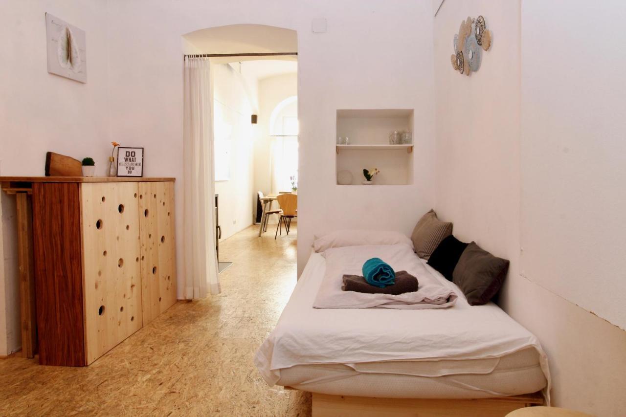 Apartment Laer Hundertwasserhaus Wina Bagian luar foto