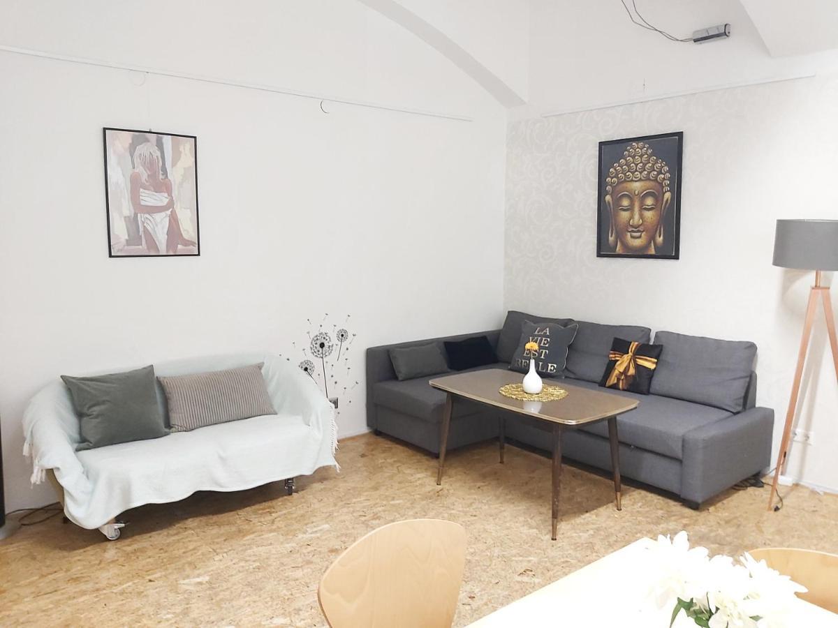 Apartment Laer Hundertwasserhaus Wina Bagian luar foto