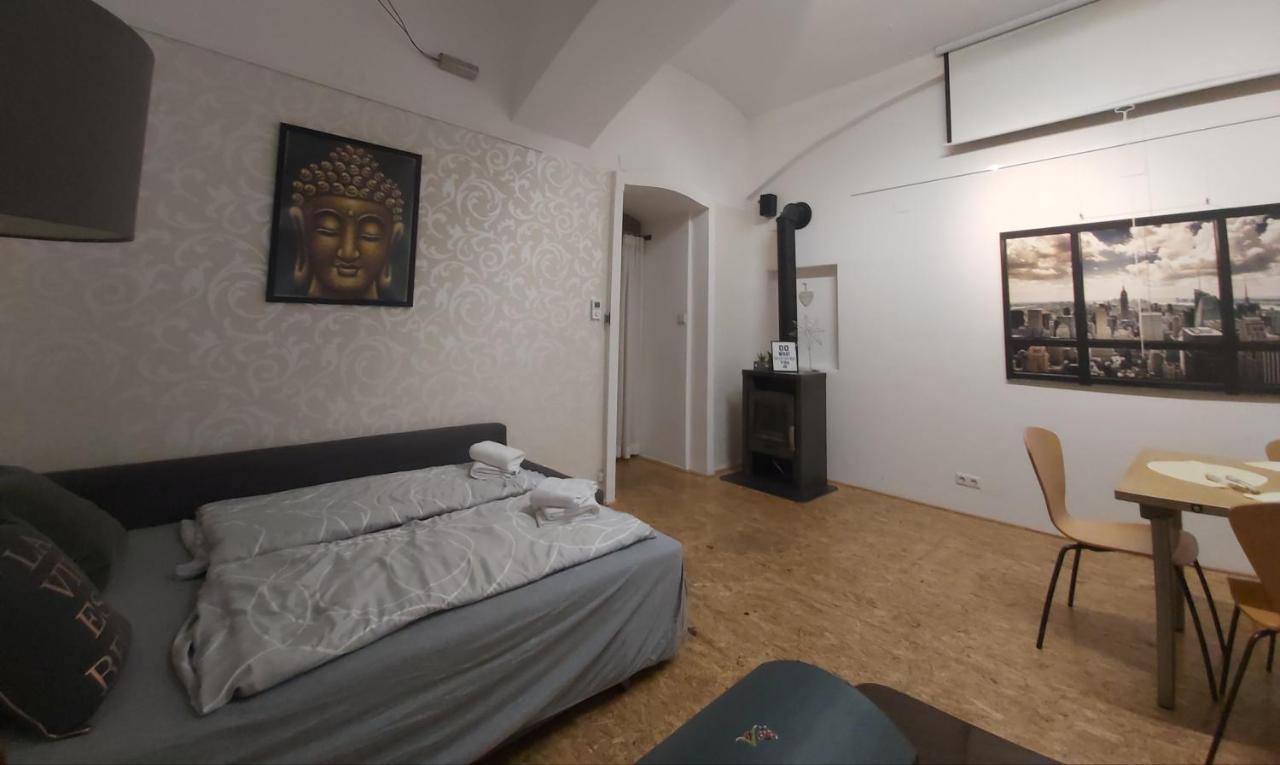 Apartment Laer Hundertwasserhaus Wina Bagian luar foto