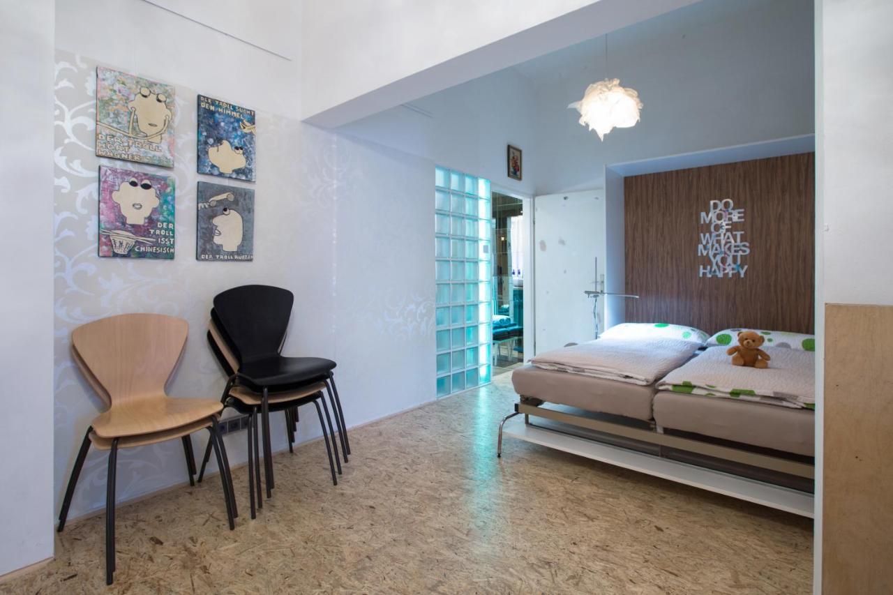 Apartment Laer Hundertwasserhaus Wina Bagian luar foto