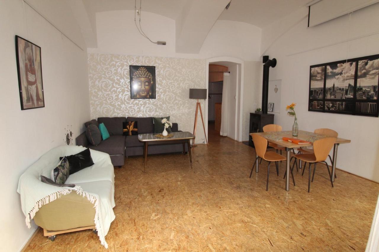 Apartment Laer Hundertwasserhaus Wina Bagian luar foto