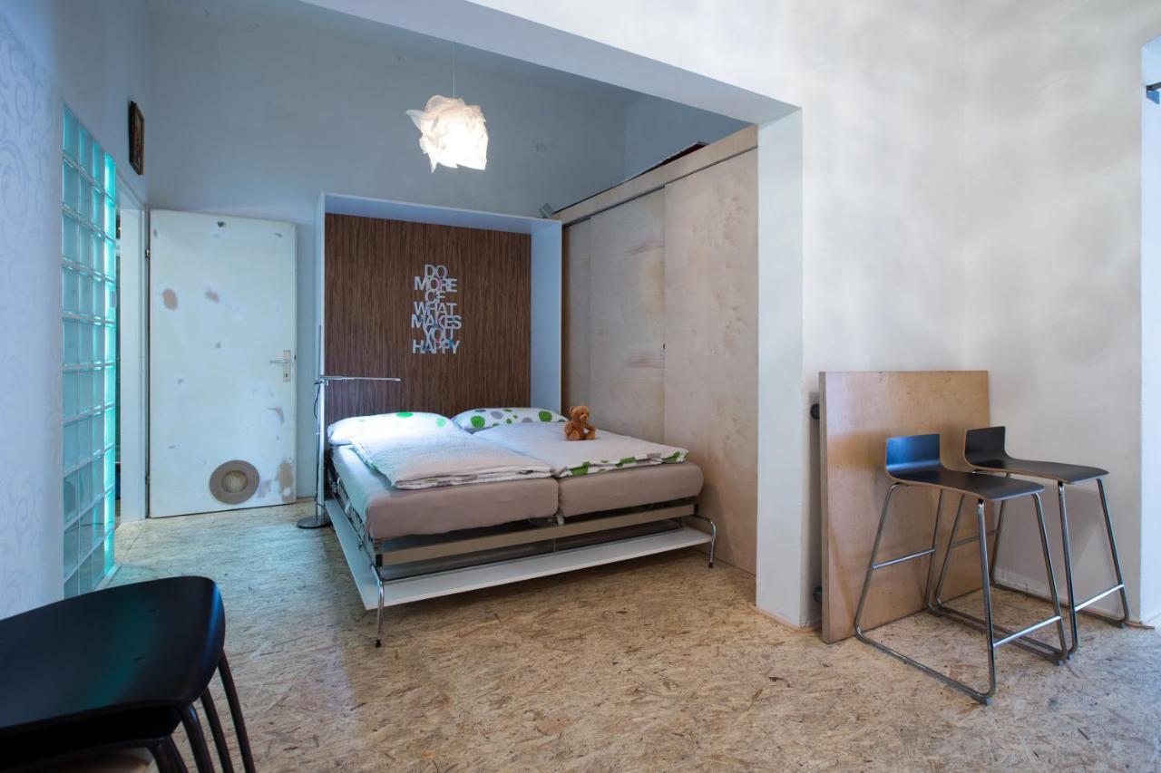 Apartment Laer Hundertwasserhaus Wina Bagian luar foto