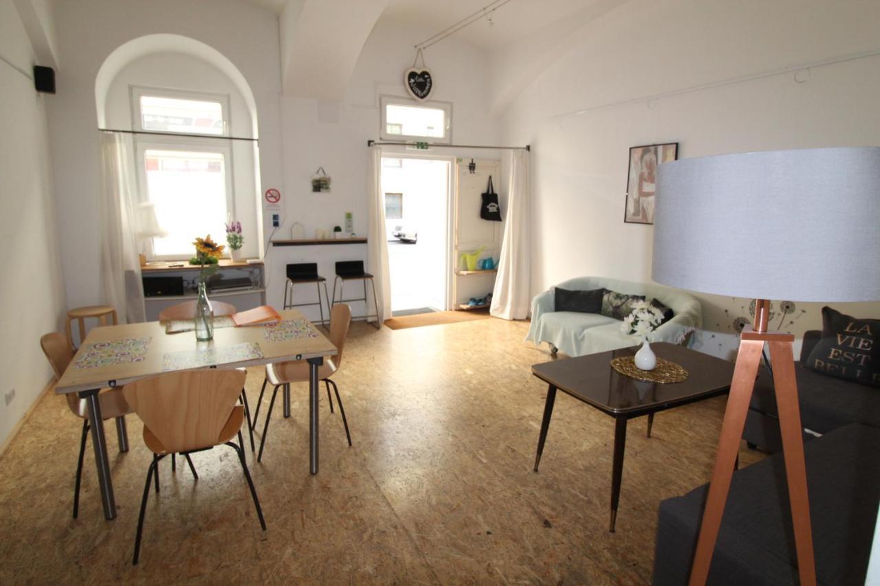 Apartment Laer Hundertwasserhaus Wina Bagian luar foto