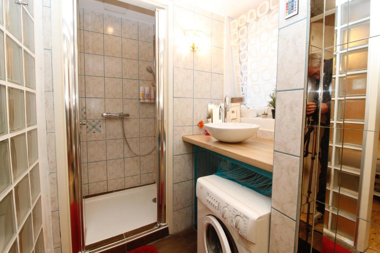Apartment Laer Hundertwasserhaus Wina Bagian luar foto