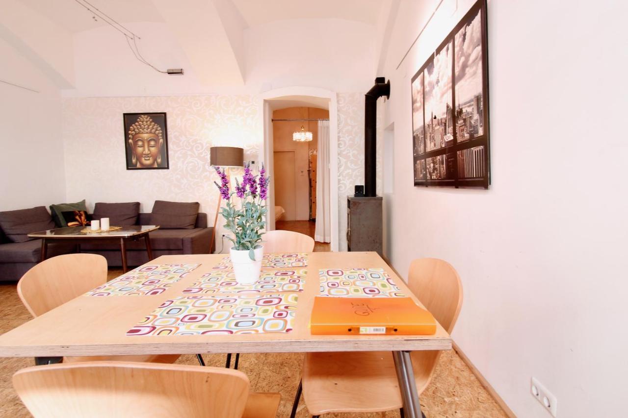 Apartment Laer Hundertwasserhaus Wina Bagian luar foto