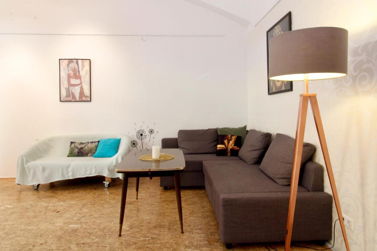 Apartment Laer Hundertwasserhaus Wina Bagian luar foto