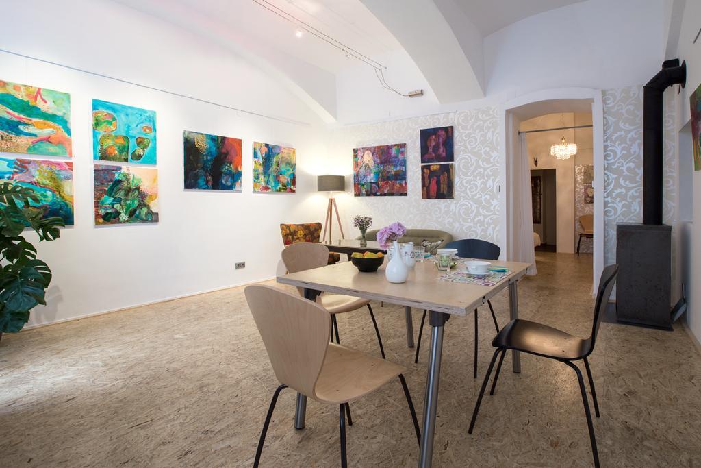 Apartment Laer Hundertwasserhaus Wina Bagian luar foto